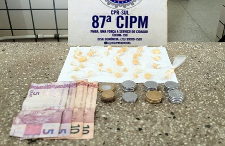 Policiais Militares apreendem 39 pedras de Crack no bairro Buraquinho em Teixeira
