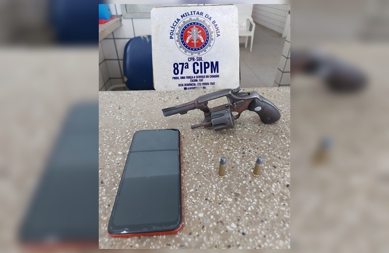 Homem é preso pela ROTAM por posse ilegal de arma de fogo em Teixeira Homem é preso pela ROTAM por posse ilegal de arma de fogo em Teixeira