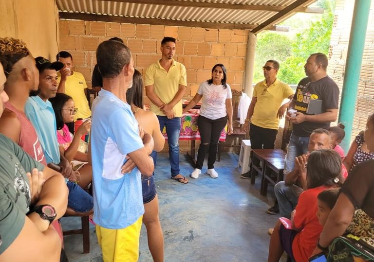 Vereadora “Ny” visita comunidade de “São Paulinho” e ver de perto o abandono da gestão municipal Vereadora “Ny” visita comunidade de “São Paulinho” e ver de perto o abandono da gestão municipal
