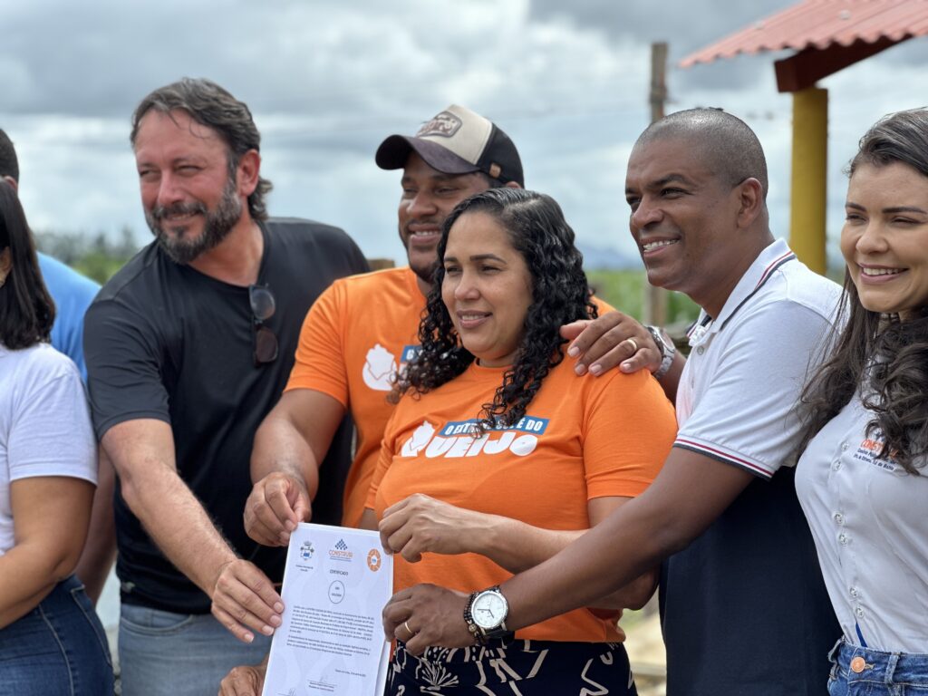 Queijos da Drika, em Prado, recebe equipamentos e certificação do Serviço de Inspeção Municipal (S.I.M.) através do Consórcio Construir Queijos da Drika, em Prado, recebe equipamentos e certificação do Serviço de Inspeção Municipal (S.I.M.) através do Consórcio Construir