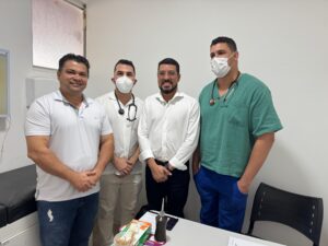 Prefeito Ricardo Flauzino visita o Hospital Frei Ricardo e apresenta novo plantão com dois médicos
