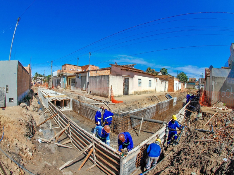 Obras de drenagem e pavimentação avançam no bairro Redenção e levam mais segurança e qualidade de vida à população