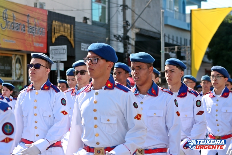 Teixeira de Freitas celebra 203 anos da Independência do Brasil com desfile cívico e presença de autoridades