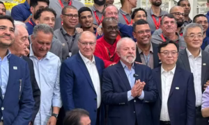 BYD inaugura primeira fábrica de carros elétricos da marca no Brasil com planta de R$ 5,5 bilhões na BA; foco é exportação