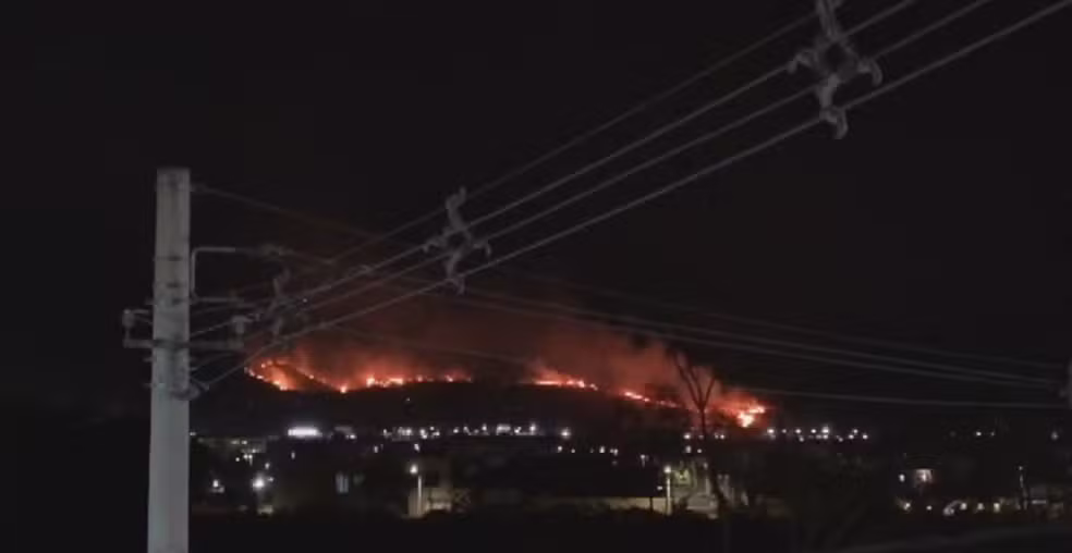 Bombeiros atuam há mais de 80 dias no combate a incêndios no oeste da Bahia