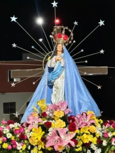 Guaratinga celebra a Padroeira com missa solene e procissão que reúne centenas de fiéis