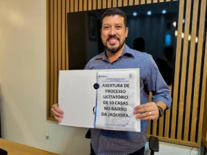 Prefeito Ricardo Flauzino assina abertura de processo licitatório para construção de 50 casas populares no bairro da Jaqueira