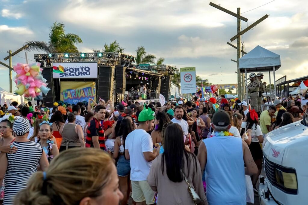 Encerramento na Passarela da Cultura deixa o Carnaval de Porto Seguro no modo “quero mais”.