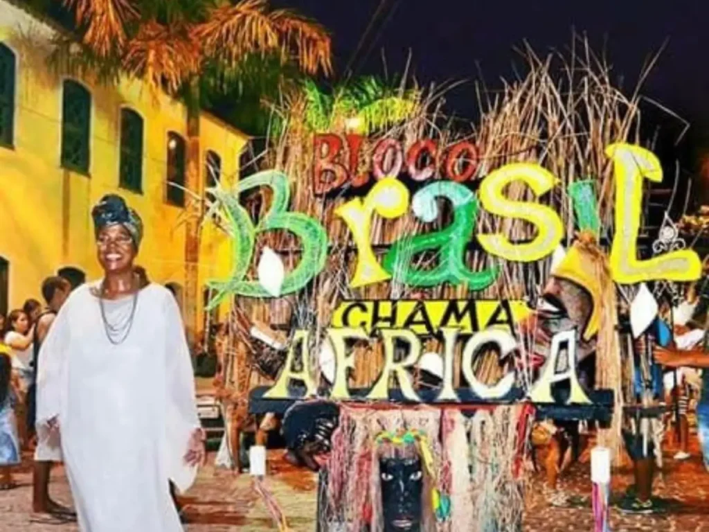 Bloco Brasil Chama África abre o Carnaval com cortejo cheio de ritmo