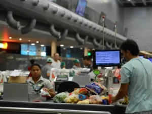 Governo prorroga exigência de acordo coletivo para trabalho em feriados