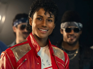 Shopping de Salvador promove concurso de sósias de Michael Jackson com prêmio de um ano de cinema