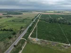 Prefeito Flauzino anuncia torres de telefonia móvel para Monte Pascoal e Montinho após 36 anos de espera