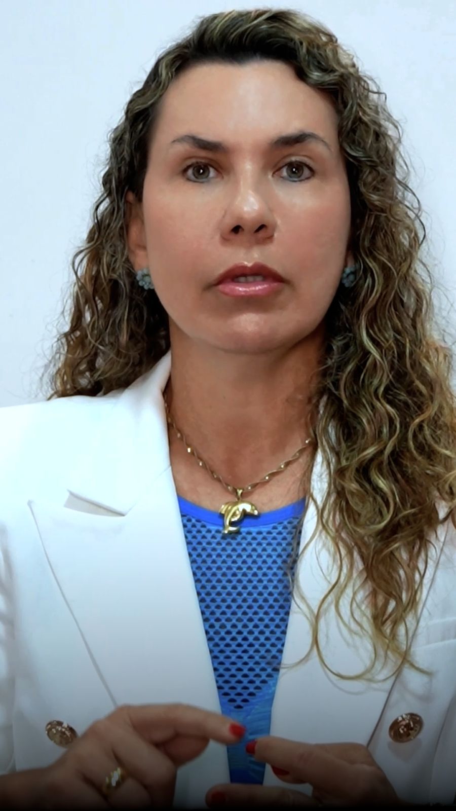 Ex-Prefeita Cordélia Torres, processa sites de Eunápolis.
